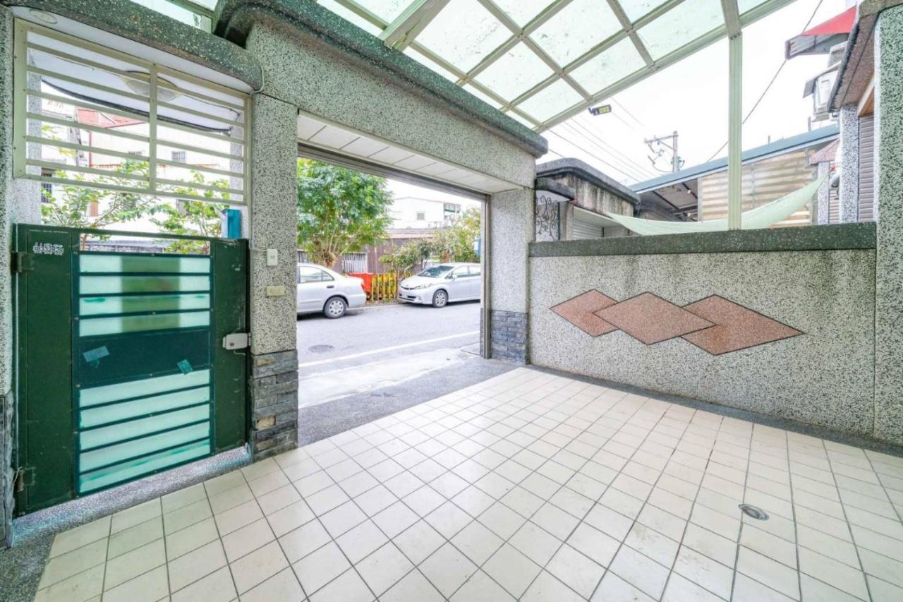 花蓮包棟彩色窩民宿 溜滑梯 烤肉唱歌 電動麻將 近東大門 Hualien Buitenkant foto